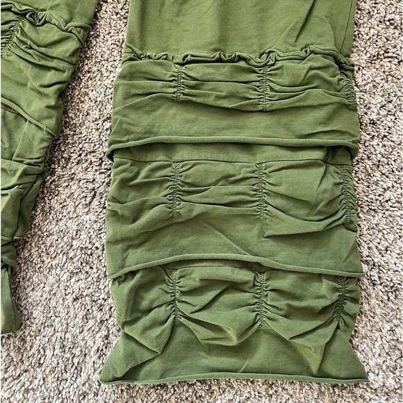 Army Green size medium Matilda Jane ruffled pants never worn. - Picture 2 of 4